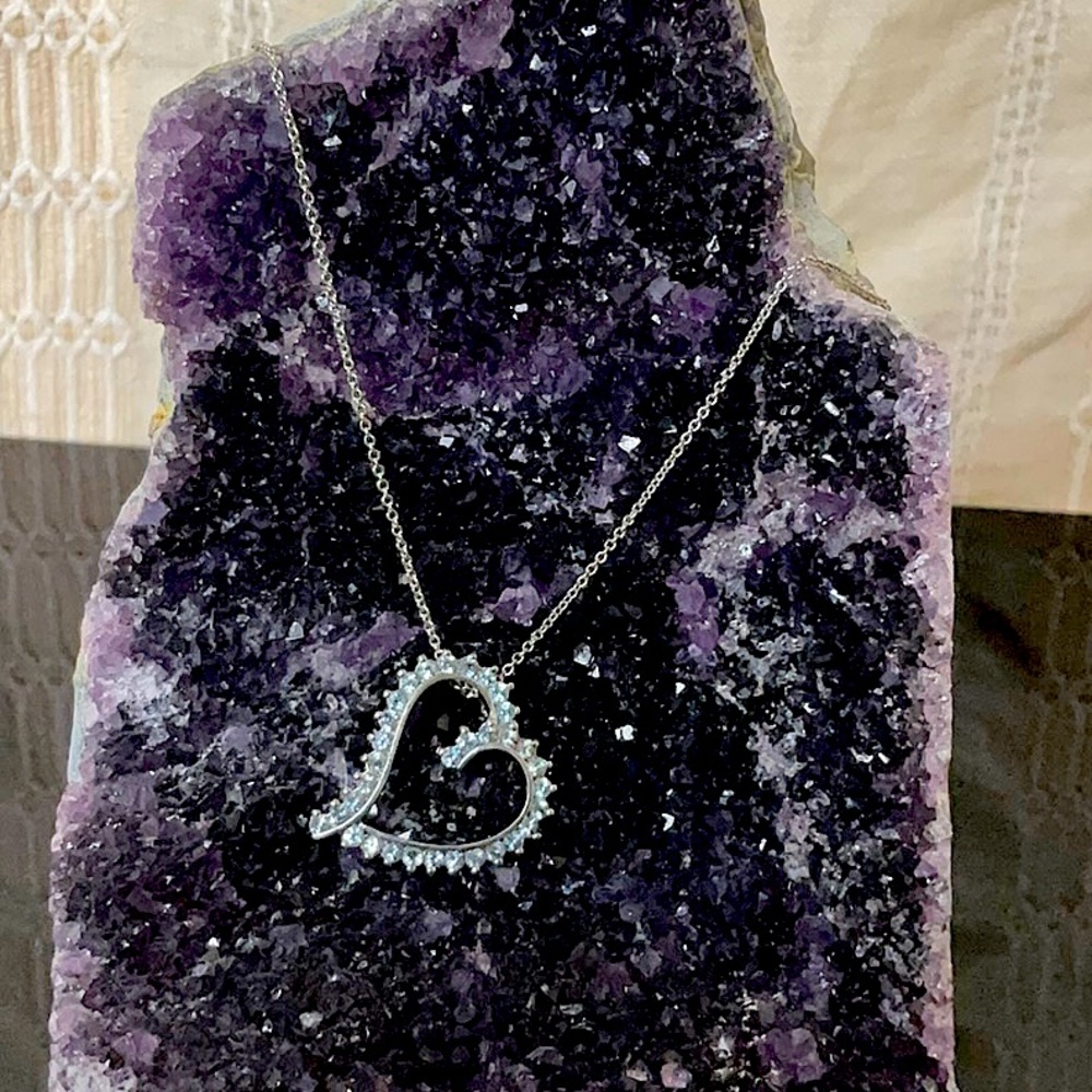 18” Silver Necklace W/Sterling Silver Heart Pendant W/36 Swiss Blue Topaz Stones - Picture 2 of 6